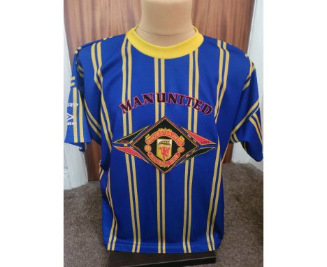 MANCHESTER UNITED VINTAGE T-SHIRT
Some slight pulls
&nbsp;