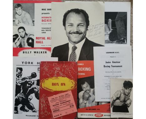 BOXING MEMORABILIA
Small collection of programmes, autographs, ticket, press photo etc
Ref SW
&nbsp;