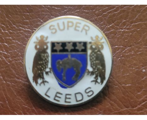 VINTAGE LEEDS UNITED BADGE
&nbsp;
Ref SM