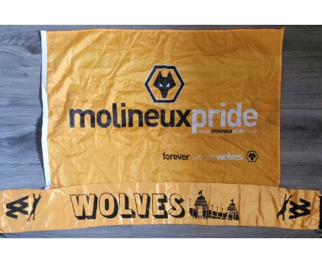 WOLVERHAMPTON WANDERERS SILK SCARF &amp; FLAGS
Ref L
