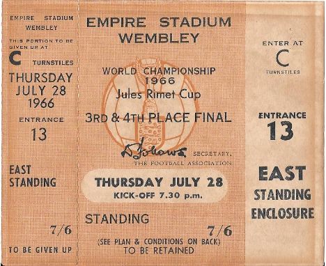 1966 WORLD CUP PORTUGAL V RUSSIA UNUSED TICKET
Originally framed for many years and hung on wall so has gone a little sepia t