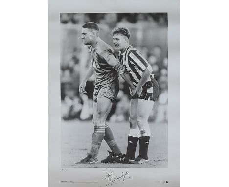 NEWCASTLE UNITED PAUL GASCOIGNE LIMITED EDITION AUTOGRAPHED PRINT
Paul Gascoigne, Nutcracker by Vinnie Jones. Limited edition