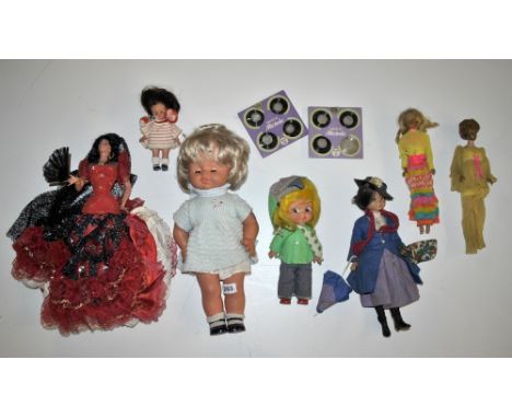 A vintage talking (in Italian) Michela doll, a Mary Poppins doll and other vintage dolls.