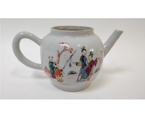 An early 20th century Chinese teapot decorated various figures 