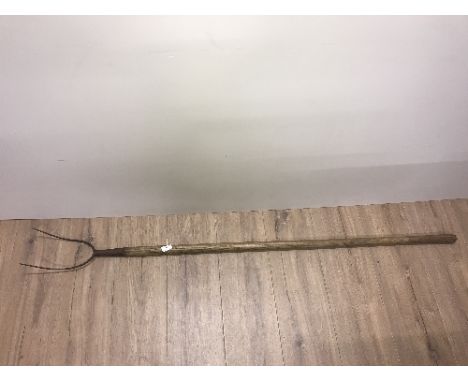 VINTAGE PITCH FORK