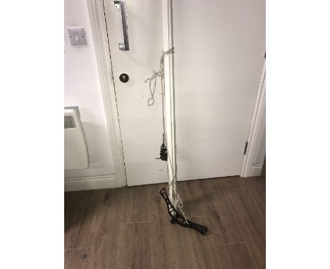 VINTAGE UP AND DOWN DRYING RACK