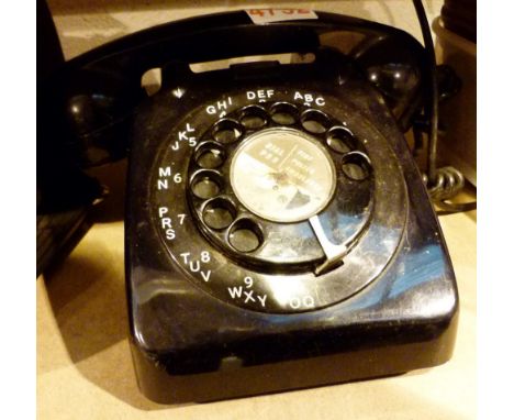 BT dial telephone in black model 706L