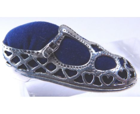 Silver shoe pin cushion L: 3 cm