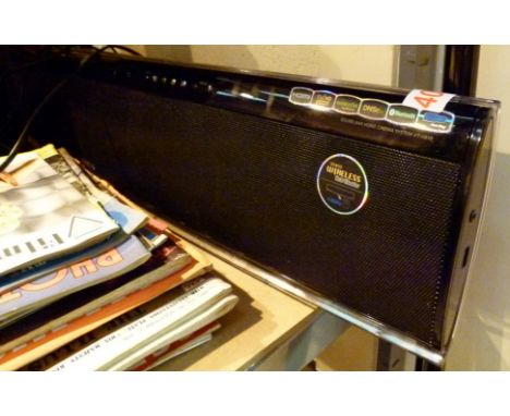 Samsung model HTX810 sound bar and sub woofer, in working order
