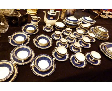 Large dinner, tea and coffee set in Spode Craven pattern, 60+ pieces   CONDITION REPORT:  The items are firsts quality, no da