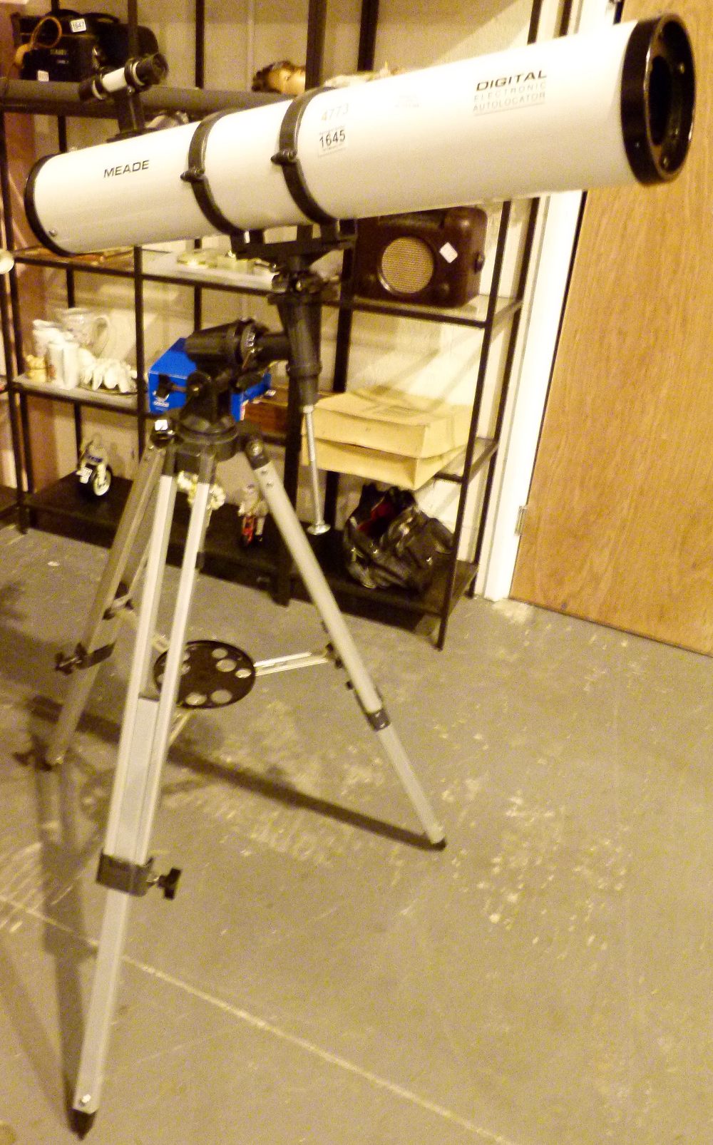 Meade 4504 digital electronic auto locator telescope