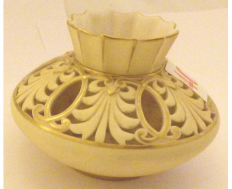 Royal Worcester small squat reticulated pot pourri vase H: 7 cm