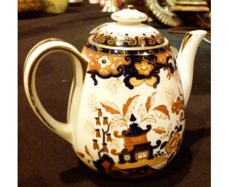 F & R Pratt & Co teapot No.340 Imari chinoiserie pattern c1860 H: 14 cm