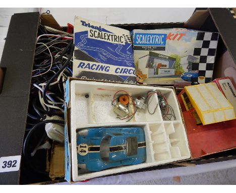 SCALEXTRIC MIXED ACCESSORIES, BUILDINGS ETC