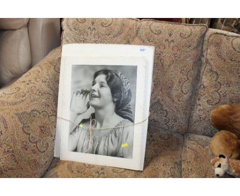 A quantity of photographic prints 