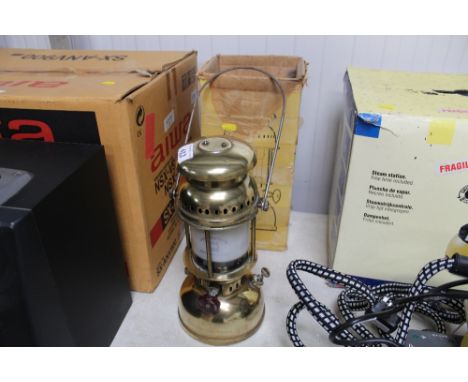 An Optimus 1200 paraffin pressure lamp