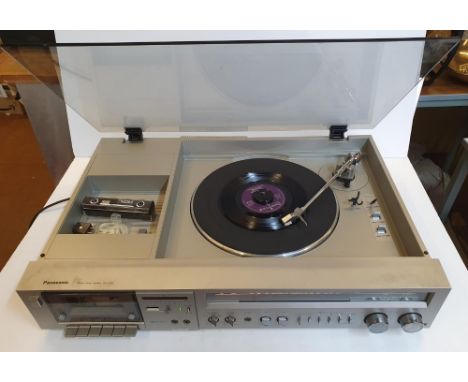 Vintage Panasonic (SG2220) stereo music system - record & cassette player in original box,60 x 40 x 12 cmIn full working orde