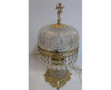 Fine quality, later 20thC gilt metal & glass table lamp,The lamp measures 33 cm high 