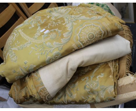 A quantity of various linen, vintage curtains, etc.