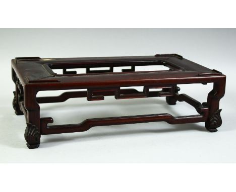 A GOOD CHINESE RECTANGULAR HARDWOOD STAND, 31.5cm x 17.5cm, 9.5cm high.