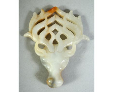A CARVED JADE / HARDSTONE DEER HEAD, 8.5cm.