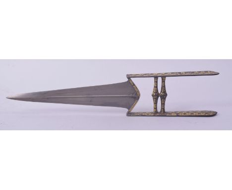 A FINE 18TH CENTURY NORTH INDIAN MUGHAL GOLD INLAID KATAR DAGGER, 39cm long.