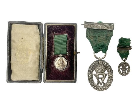 Victoria Volunteer Officers' Decoration, V.R. cypher, hallmarked silver London 1892, with integral top riband bar and ribbon,