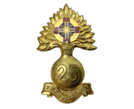 WW1 25th Battalion (Frontiersmen) City of London Royal Fusiliers Cap Badge; gilt brass fused grenade with 25 to the centre; c