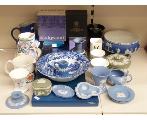 A quantity of ceramics including Wedgwood Jasperware, boxed Royal Worcester, Poole vase, retro Norwegian jug etc&nbsp;