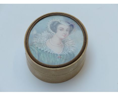 19thC oval lidded trinket box, the top set with a portrait miniature of a lady with lace collar wearing a pearl necklace with