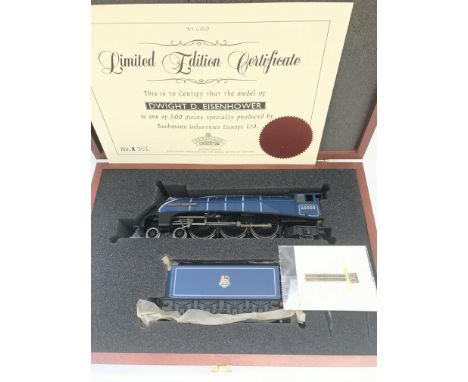 A Boxed Bachmann 00 Gauge Dwight D Eisenhower in Presentation Box.9ct Gold.