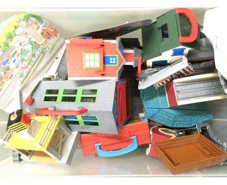 A of Containing Learning Curve Thomas The Tank Engine Play Sets. NO RESERVE