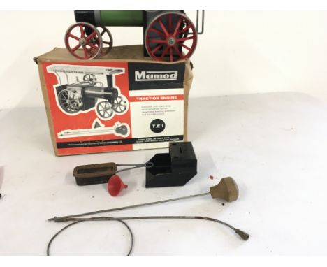 A boxed Mamod Traction Engine TE.1. Includes spirit lamp..filler funnel..steering extension. No reserve.