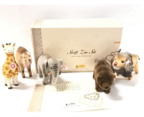 A Boxed Steiff Zoo Set. 2007 With Certificate.