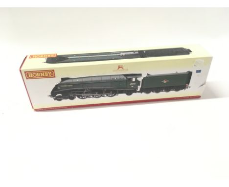 A boxed Hornby model Locomotive R 2340 Class A4 Golden Plover. DCC Ready 00 gauage.