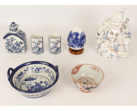 A small group of Oriental porcelain - including an antique Chinese Imari decorated bowl, 19th century, 6.8 cm high, hairline 