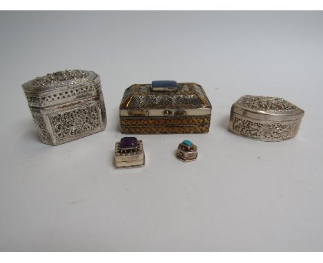 925 and white metal pill/trinket pots, the two smaller ones marked 925 (5) 