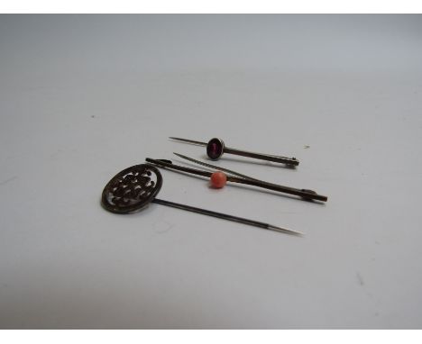 A ruby set tie pin, another and brooch (3)