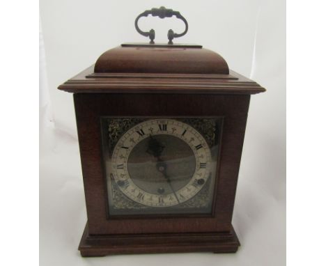 An early 20th Century Westminster chiming mantel clock with a Perivale movement, with keys and pendulum, 28cm high total