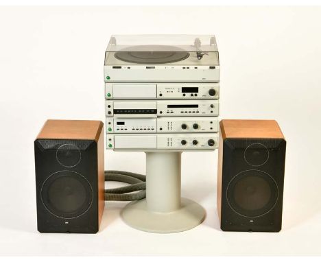 Braun, Stereoanlage A1, C1, CD4, T1, P1 mit Fuß + 2 Boxen LS70, Z1 + P1 ok, A1 ein Kanal defekt, CD4 Schublade klemmt, T1 nic