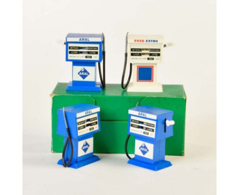 Gama, 4 Zapfsäulen in Okt, W.-Germany, Kst, Okt Z 1, Z 1, Gama, 4 Petrol Pumps in original Box, W.-Germany, plastic, box C 1,