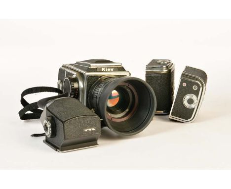 Kiev, 6x6 Kamera mit 3 Magazinen, guter Zustand, Kiev, 6x6 Camera with 3 Magazines, good condition