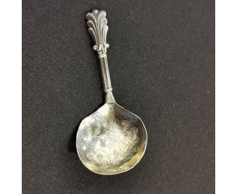 VICTORIAN SILVER CADDY SPOON