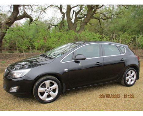 Make &amp; Model: Vauxhall Astra SRIDate of Reg: EF10 VLKColour: Blackcc: 1398MoT: 14-06-2021Fuel Type: PETROLMileage: 107kTr