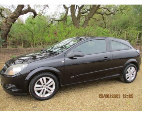 Make &amp; Model: Vauxhall Astra SXIDate of Reg: MA07 EZOColour: Blackcc: 1364MoT: 31-03-2022Fuel Type: PETROLMileage: 67kTra