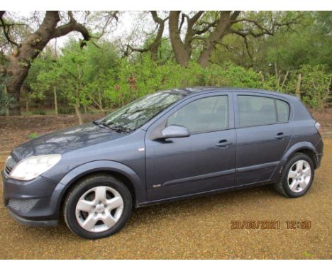 Make &amp; Model: Vauxhall Astra ClubDate of Reg: FA07 HSUColour: Bluecc: 1598MoT: 03-06-2021Fuel Type: PETROLMileage: 114kTr