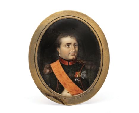 Ecole Française du XIXème siècle.Portrait en buste de Napoléon Ier.Miniature. Dans un cadre à chevalet en métal.57 x 46 mm. (