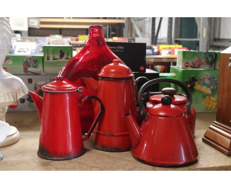 FOUR RED ENAMEL ITEMS TO INCLUDE A COFFEE AND TEAPOT, AND JUGS PLUS A LARGE RED ART GLASS VASE