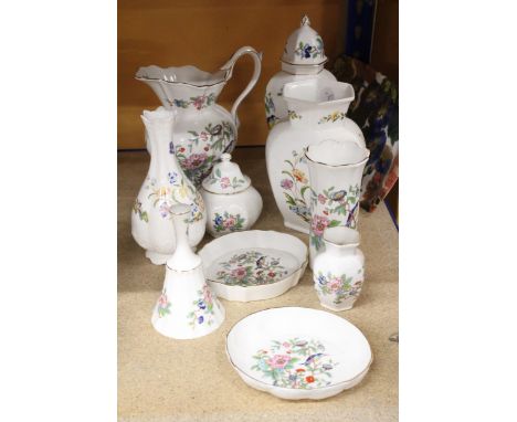 A COLLECTION OF AYNSLEY CERAMICS TO INCLUDE VASES, A LIDDED POT, TRINKET BOX, PIN TRAYS, ETC