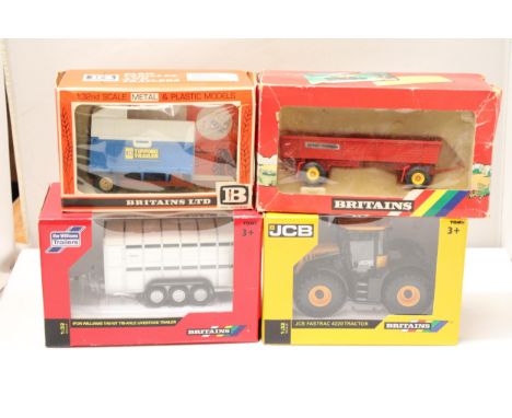 FOUR BRITAINS 1:32 SCALE MODELS TO INCLUDE A JCB FSTRAC 4220 TRACTOR, AN IFOR WILLIAMS TA510T TRI-AXLE LIVESTOCK TRAILER, A H